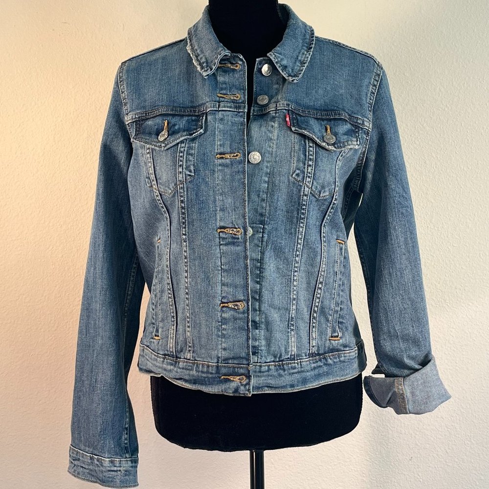 Womens Levi's Denim Jacket Size Large NWOT